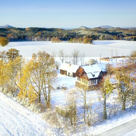 Apartman Mezi Duby Osecna Luaran gambar